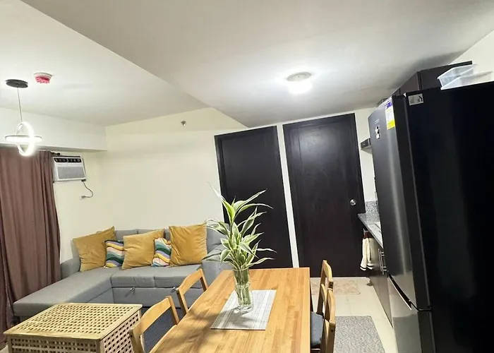 Lights And Cozy Nights Apartment Manila